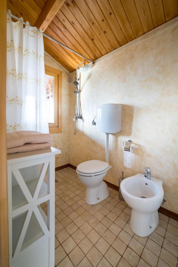 Chalet Tenuta Lacco فورناري المظهر الخارجي الصورة